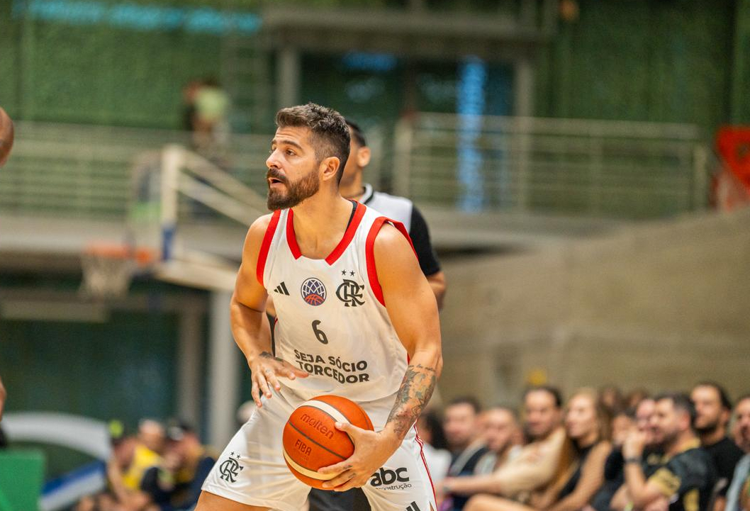 FLABASQUETE LARGA NA FRENTE DO PAISAS PELAS QUARTAS DE FINAL DA BCLA.