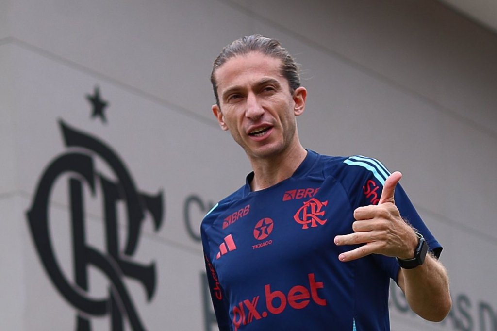 Bastidores: Filipe Luís diz não à Seleção por plano de carreira no Flamengo, e faz CBF pensar em Plano B
