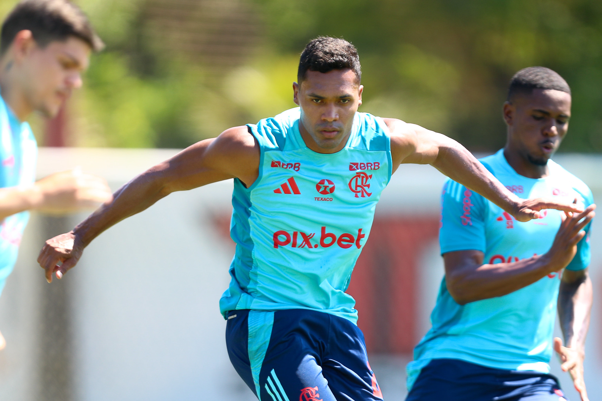 SEM TEMPO A PERDER, FLAMENGO TREINA NA MANHÃ DE DOMINGO.