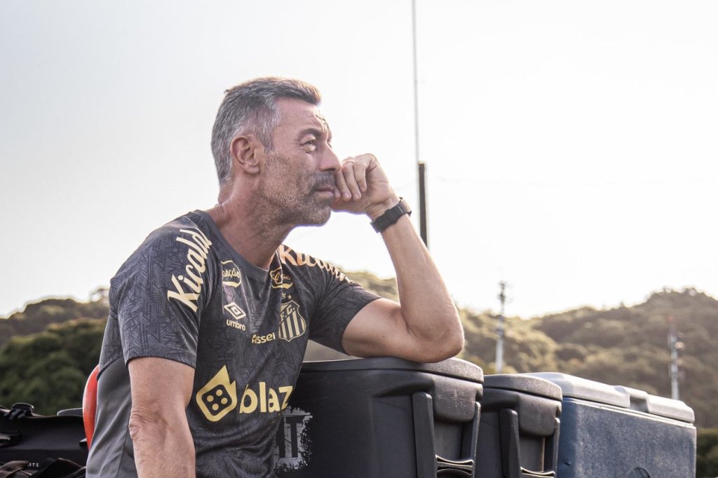 Pedro Caixinha pode ser demitido no Santos