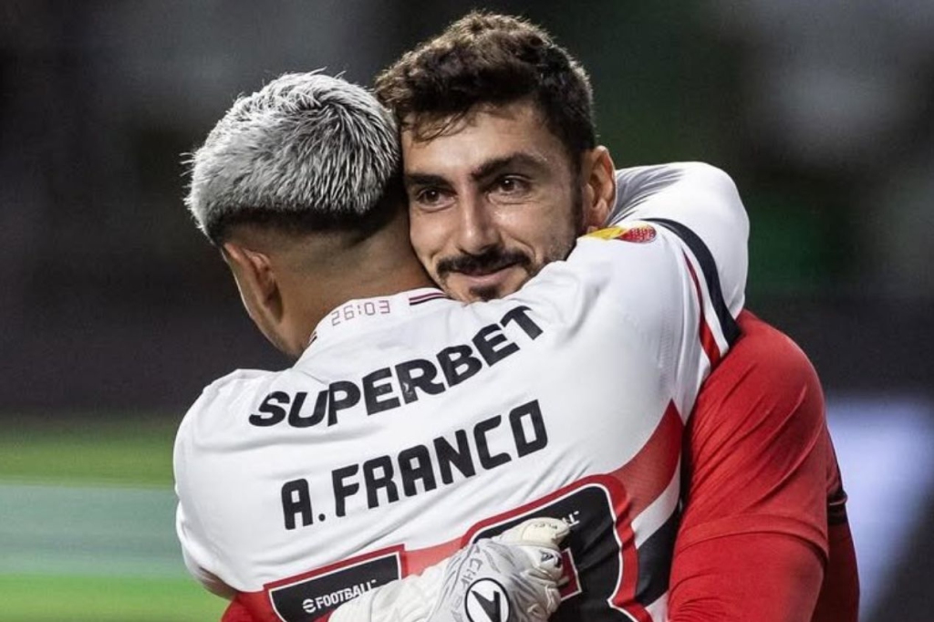 O São Paulo acertou a renovação de contrato do goleiro Rafael