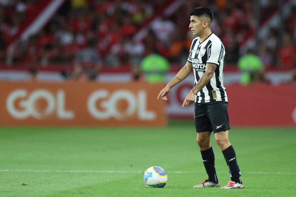Thiago Almada teve grande passagem pelo Botafogo