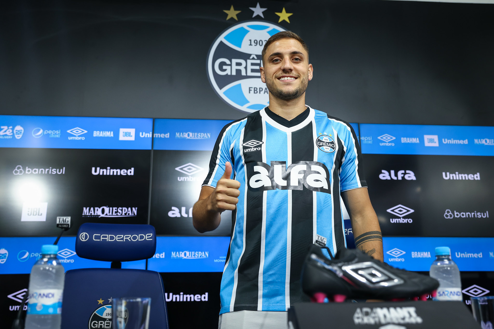 Camilo Reijers em sua apresentação no Grêmio