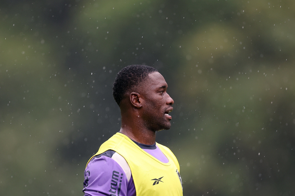 Bastos está em processo de recuperação de lesão