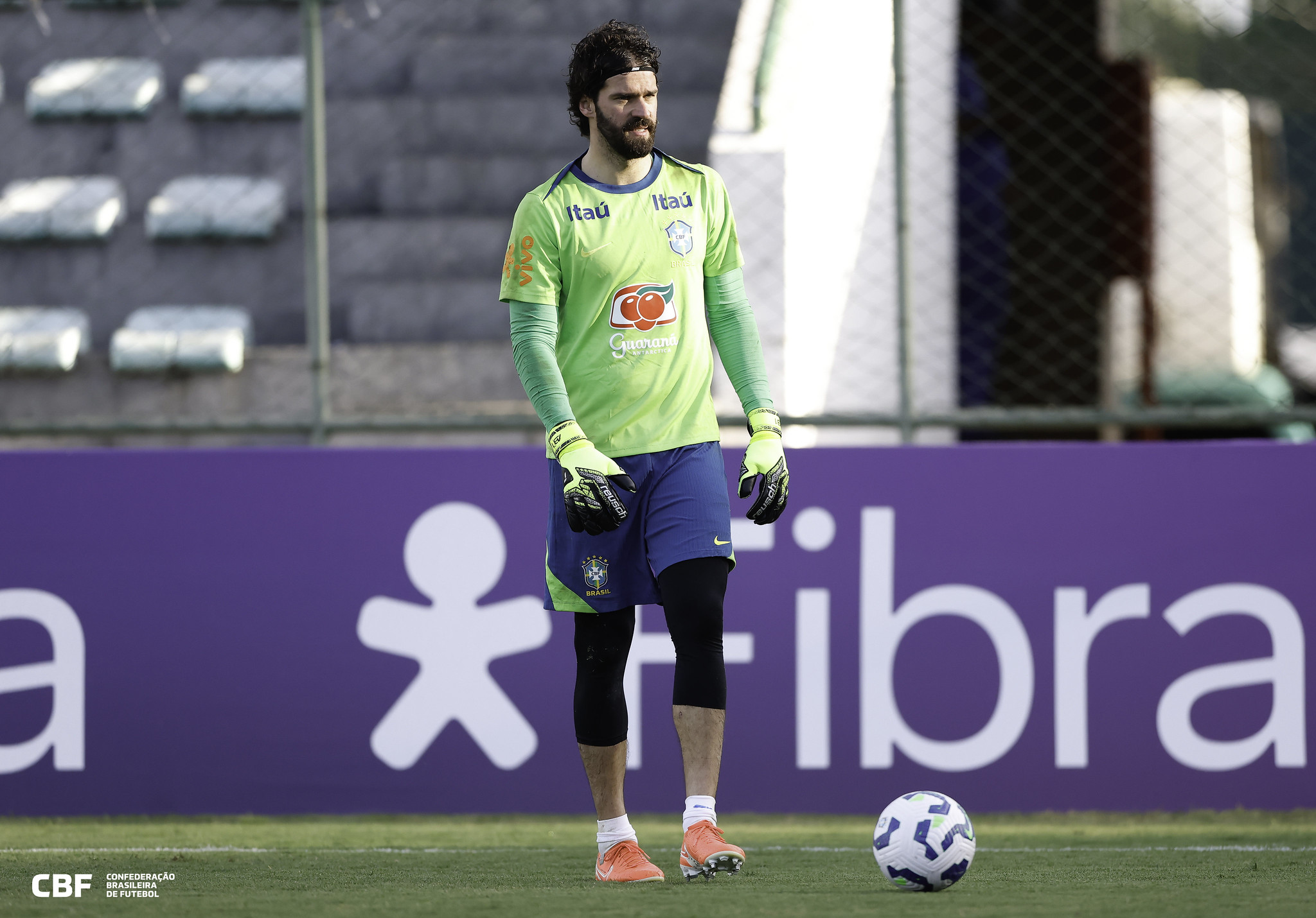 Alisson pode ser desfalque contra a Argentina