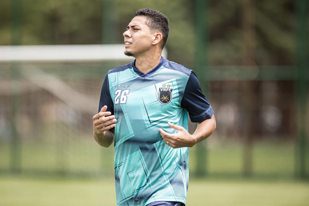Lateral-direito Ynaiã chega para reforçar o Volta Redonda na Série B do Campeonato Brasileiro