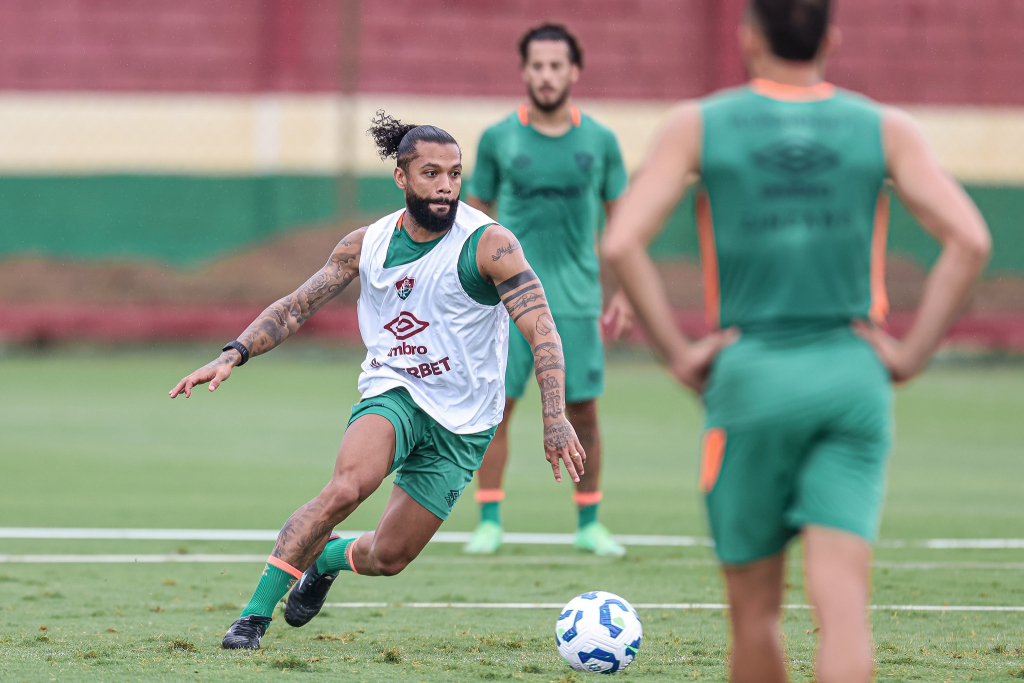 Volante Otávio rompeu o tendão de Aquiles durante treinamento do Fluminense