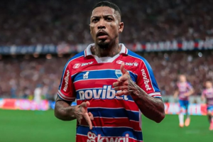 Marinho acerta com o Vitória