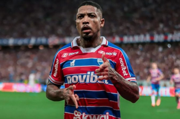 Marinho acerta com o Vitória