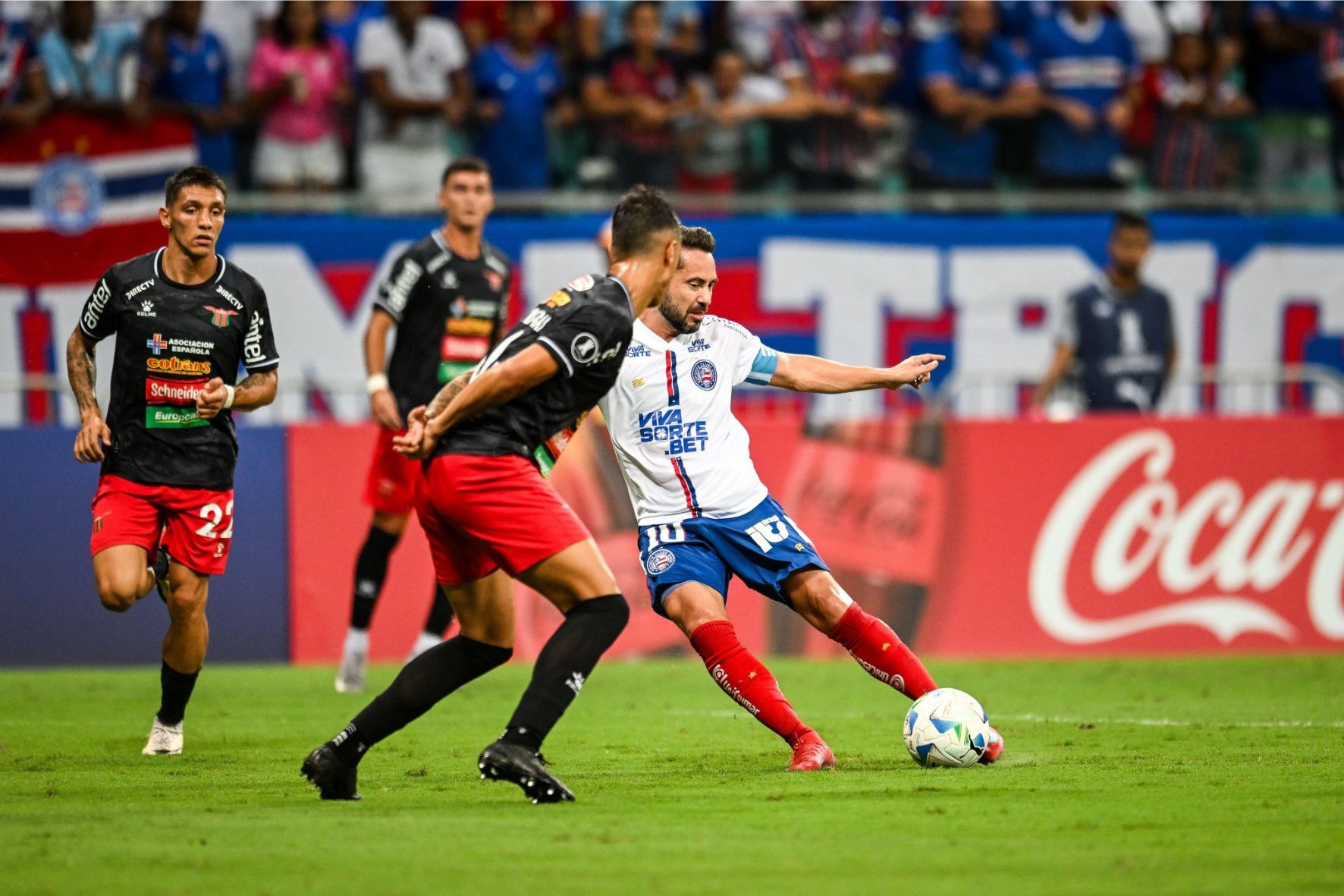 O Bahia venceu o Boston River e se classificou à fase de grupos da Copa Libertadores da América