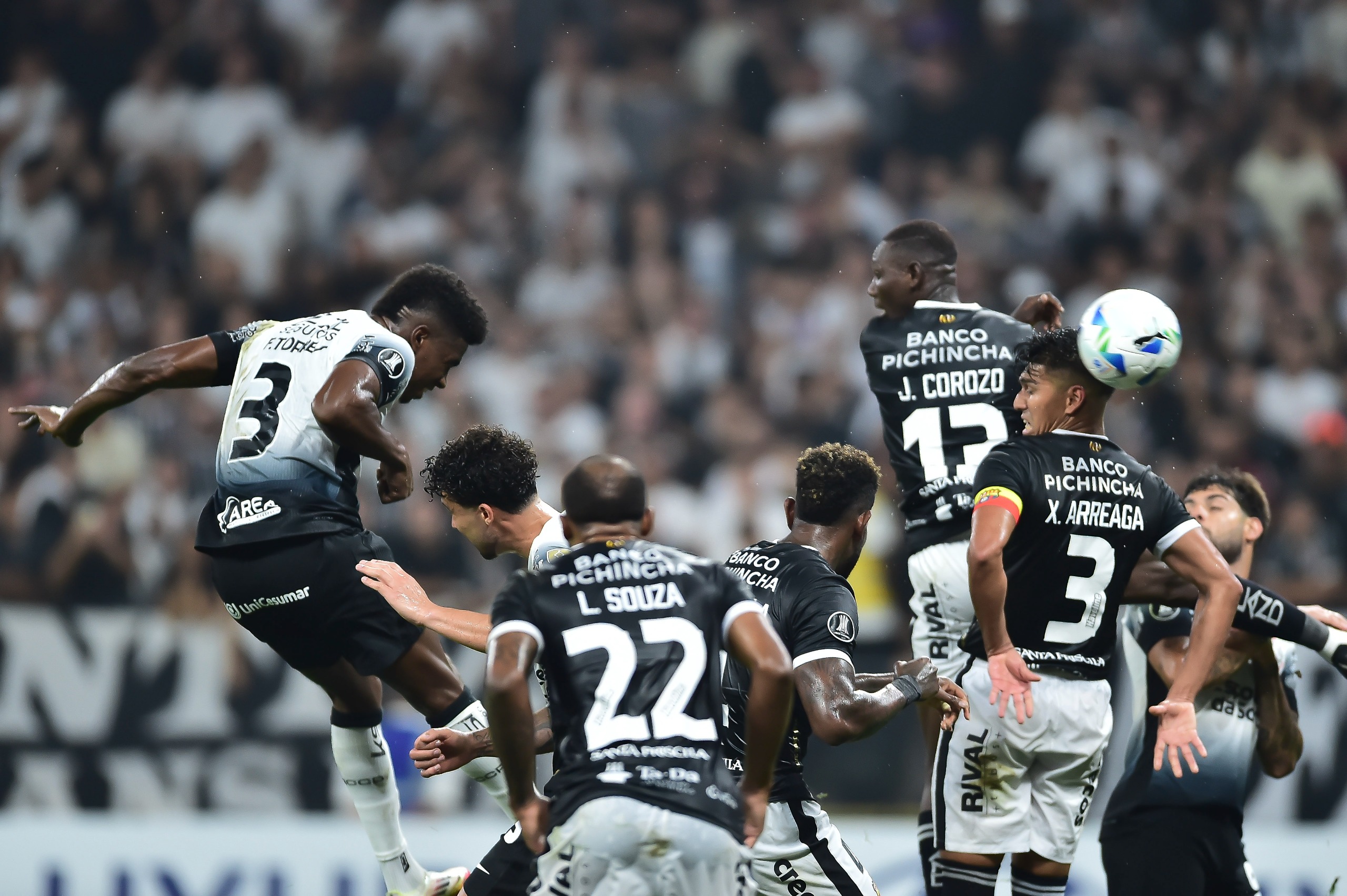 Corinthians venceu o Barcelona de Guayaquil