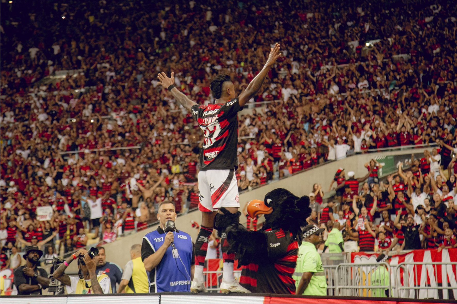 Bruno Henrique chegou ao 100º gol com a camisa do Flamengo, no clássico contra o Vasco pelo Campeonato Carioca