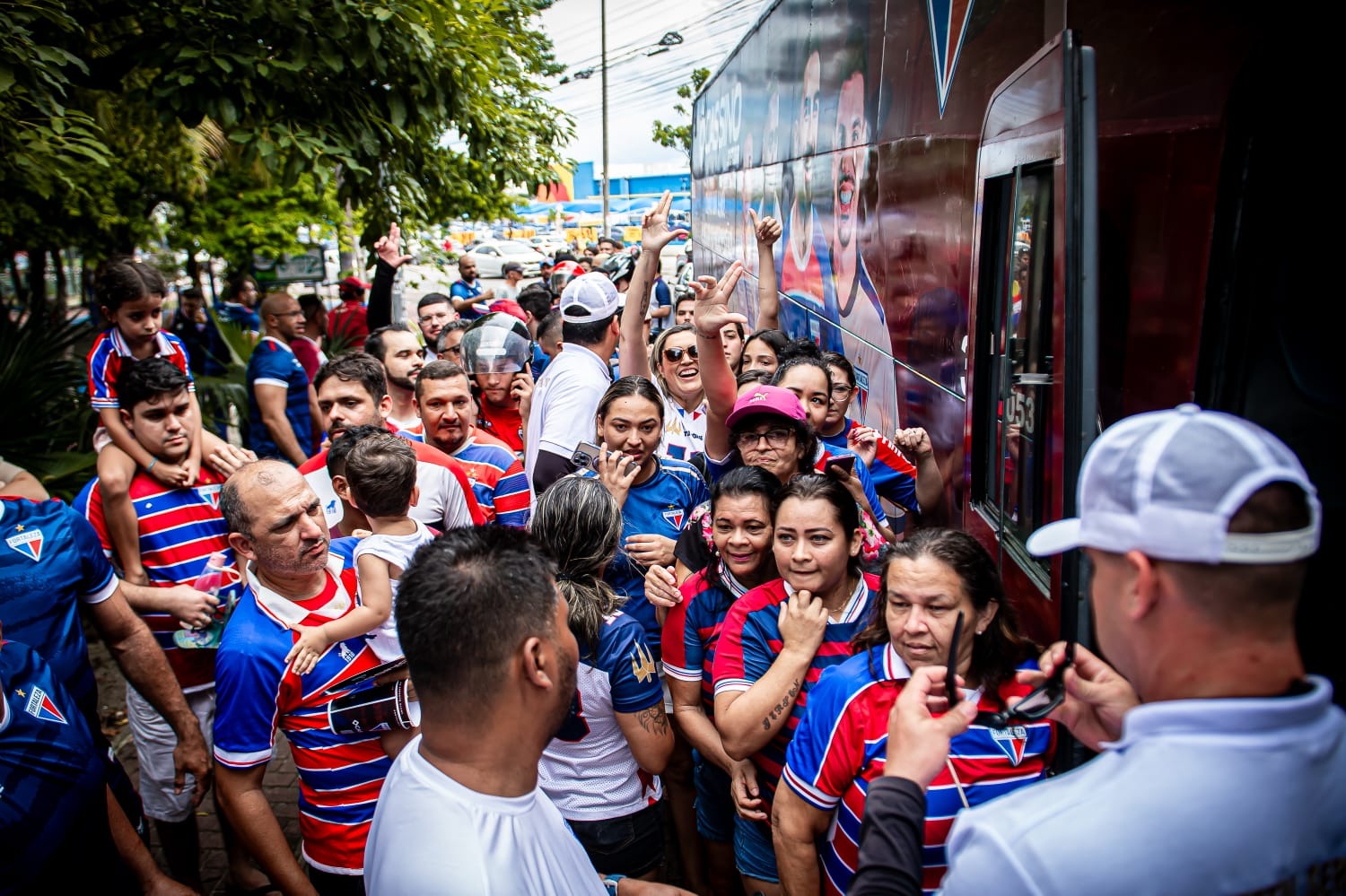 Fortaleza distribuiu camisas