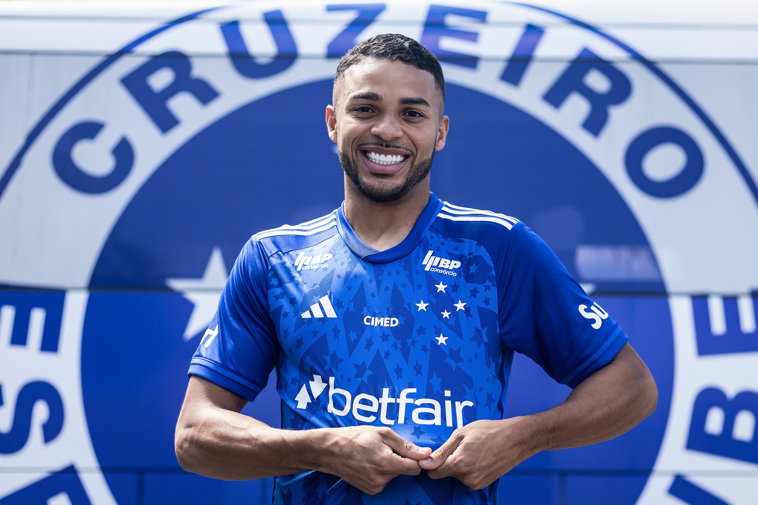 Wanderson acertou com o Cruzeiro