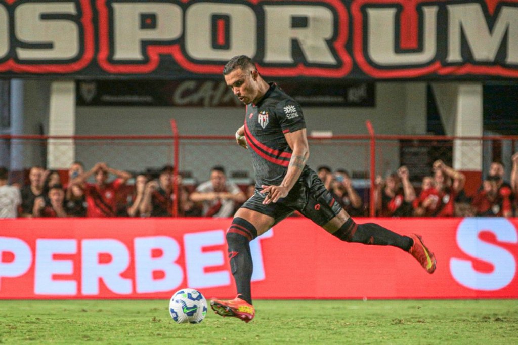 Atlético-GO x Athletic Club MG: escalações, onde assistir, palpites e um bônus de R$ 100