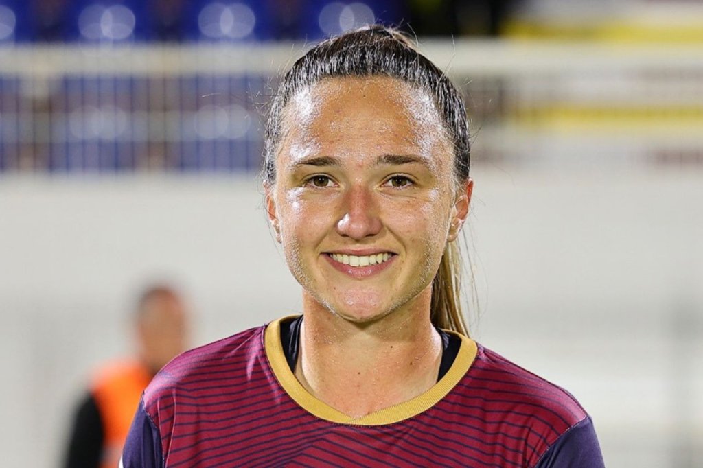 Ex-Criciúma, Janaina Weimer vive fase goleadora em Portugal e sonha com a Seleção