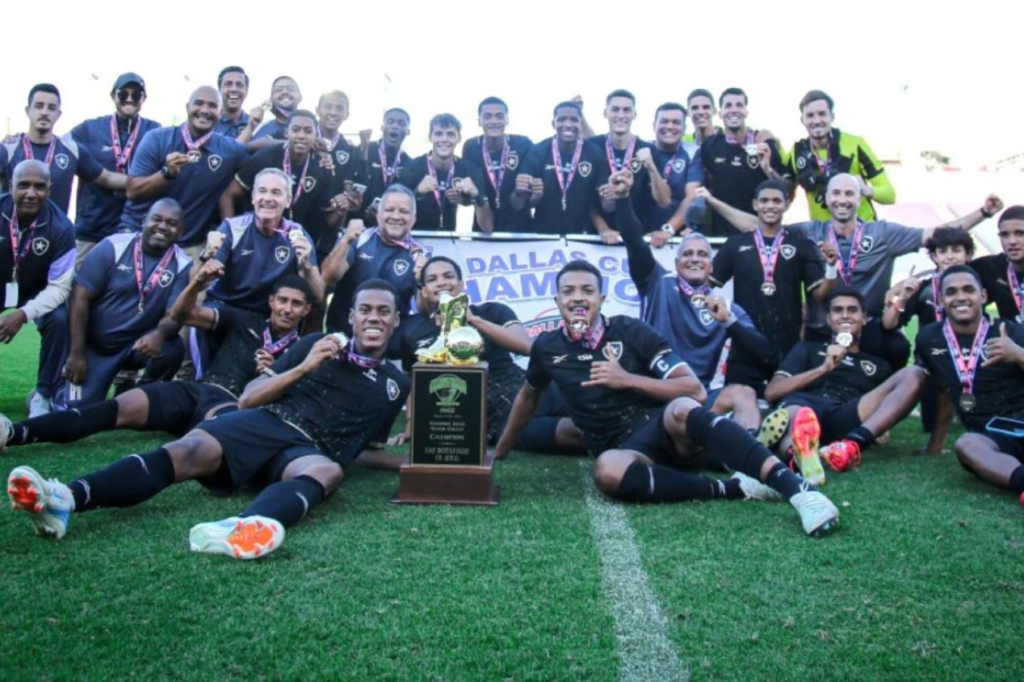 Botafogo brilha nos Estados Unidos e conquista a Dallas Cup Sub-19 com goleada na final