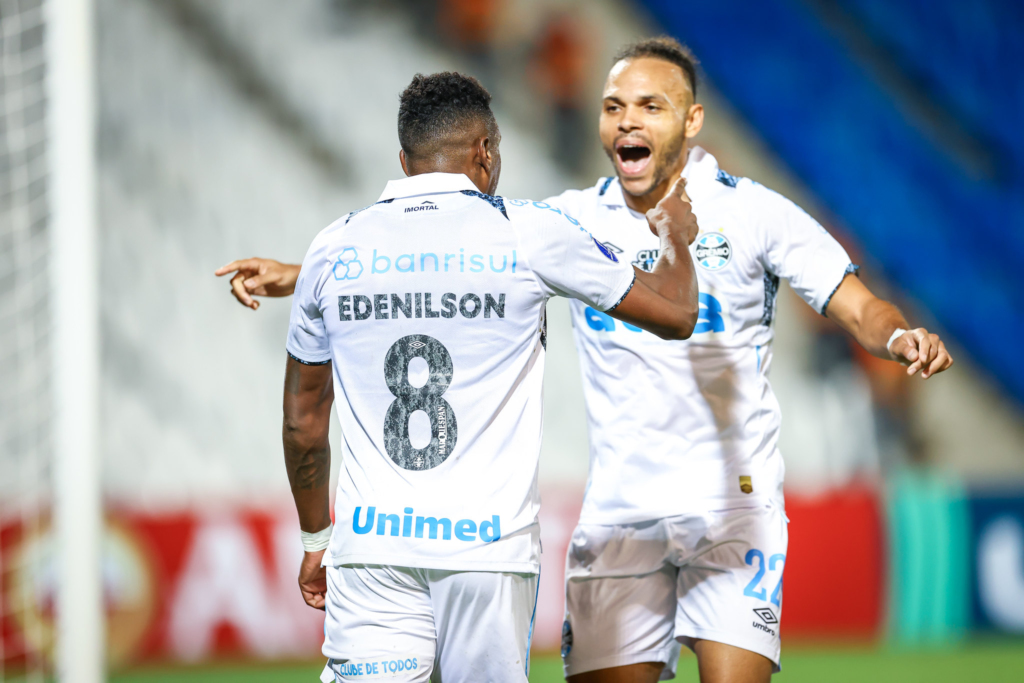 GRÊMIO SAI NA FRENTEM, MAS CEDE EMPATE AO GODOY, NA ESTREIA DE MANO MENEZES