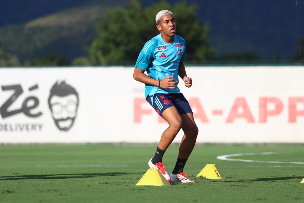 JOSHUA É NOVA JOIA DA BASE DO FLAMENGO