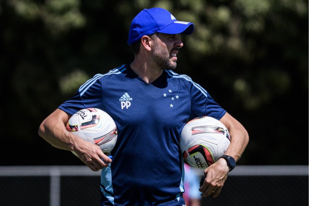 Ex-Cruzeiro, Paulo Pezzolano prefere Europa, mas não descarta negociar com o Vasco