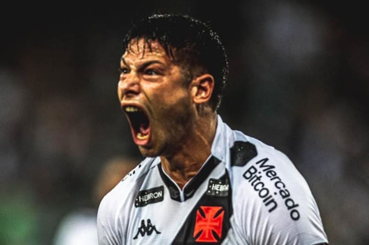 Vasco: Manuel Capasso continua afastado e saída pode acontecer na próxima janela de transferências