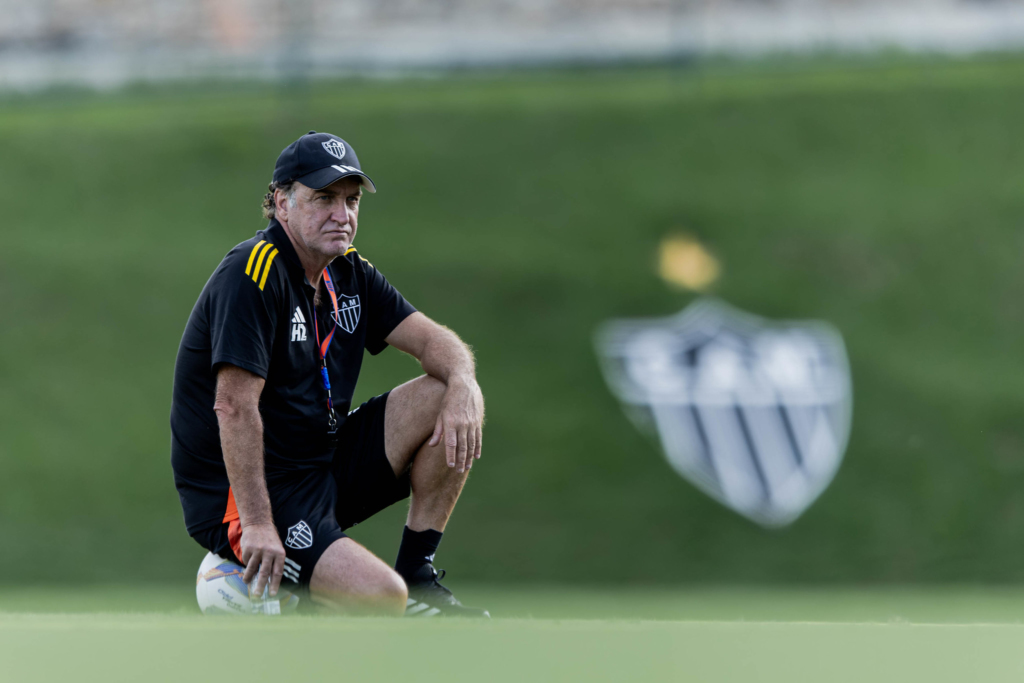 Cuca quer reforços no Atlético-MG