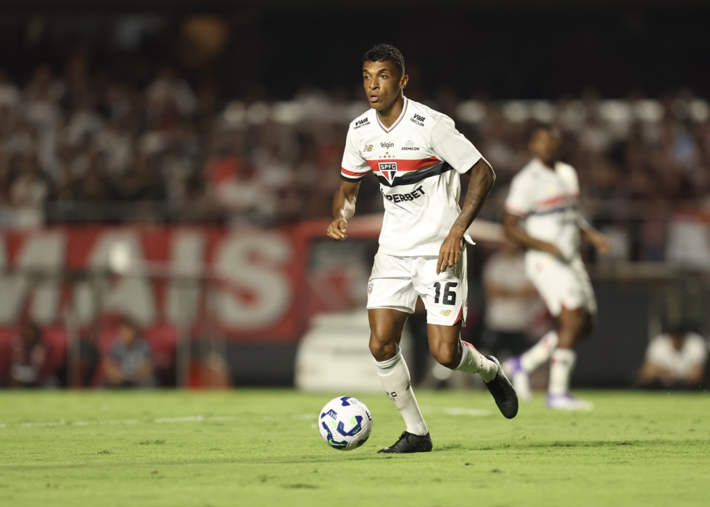 Luiz Gustavo, volante do São Paulo