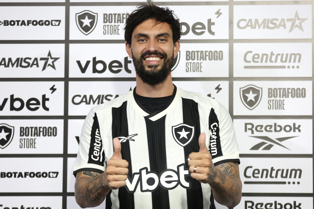 Gonzalo Mastriani foi apresentado pelo Botafogo