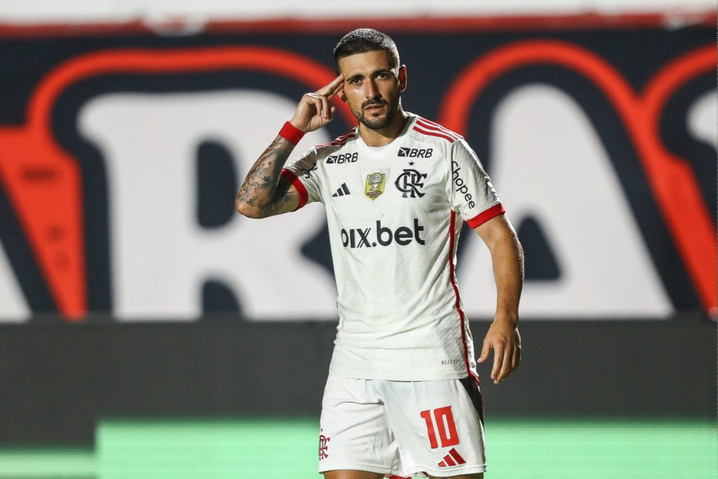 Arrascaeta marcou o primeiro gol do Flamengo