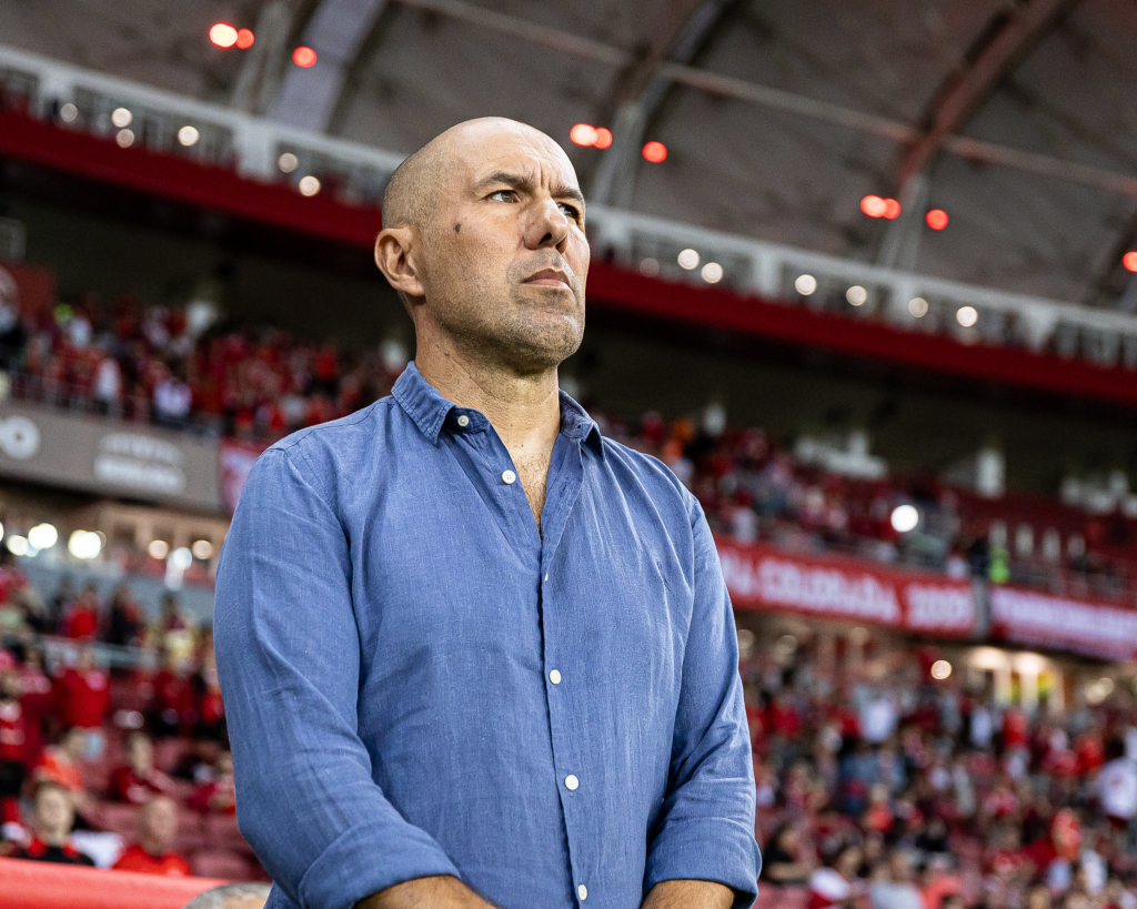 Leonardo Jardim não conta com Bolasie e deixa Gabigol no banco