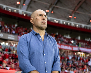 Leonardo Jardim não conta com Bolasie e deixa Gabigol no banco