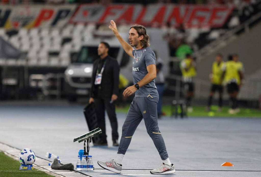 Zubeldia tem desfalques importante para superar no São Paulo