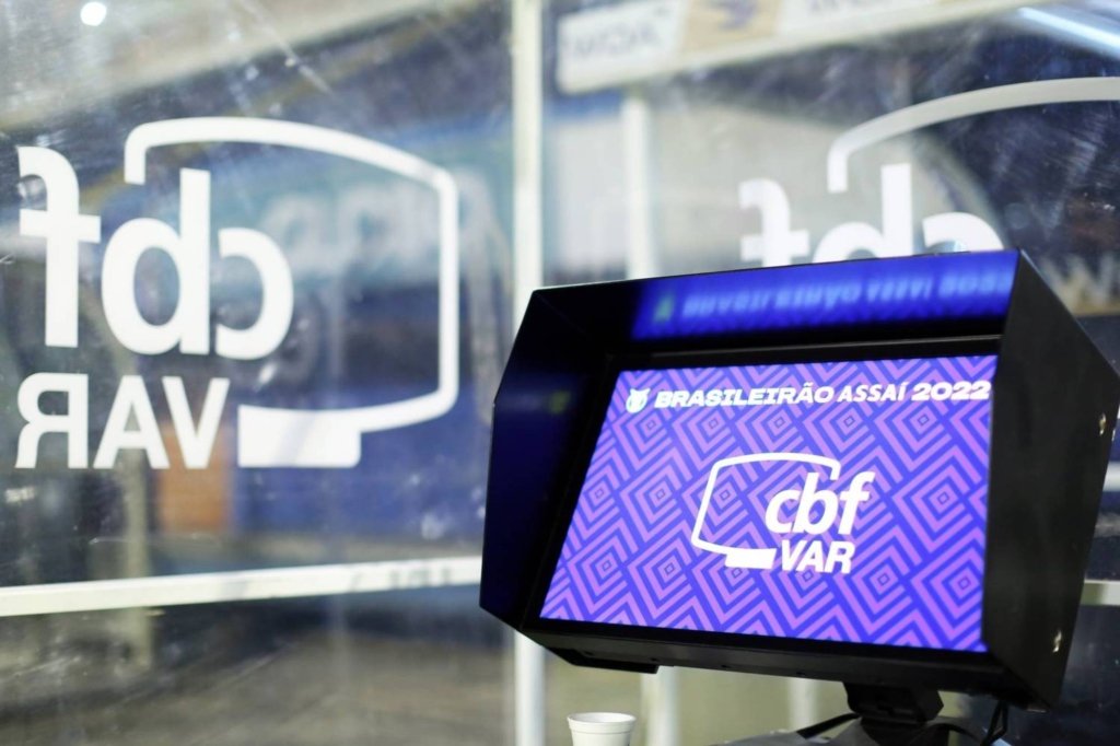 Arbitragem viveu momentos de polêmica