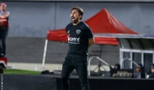 Luizinho Lopes sofre pressão no Paysandu