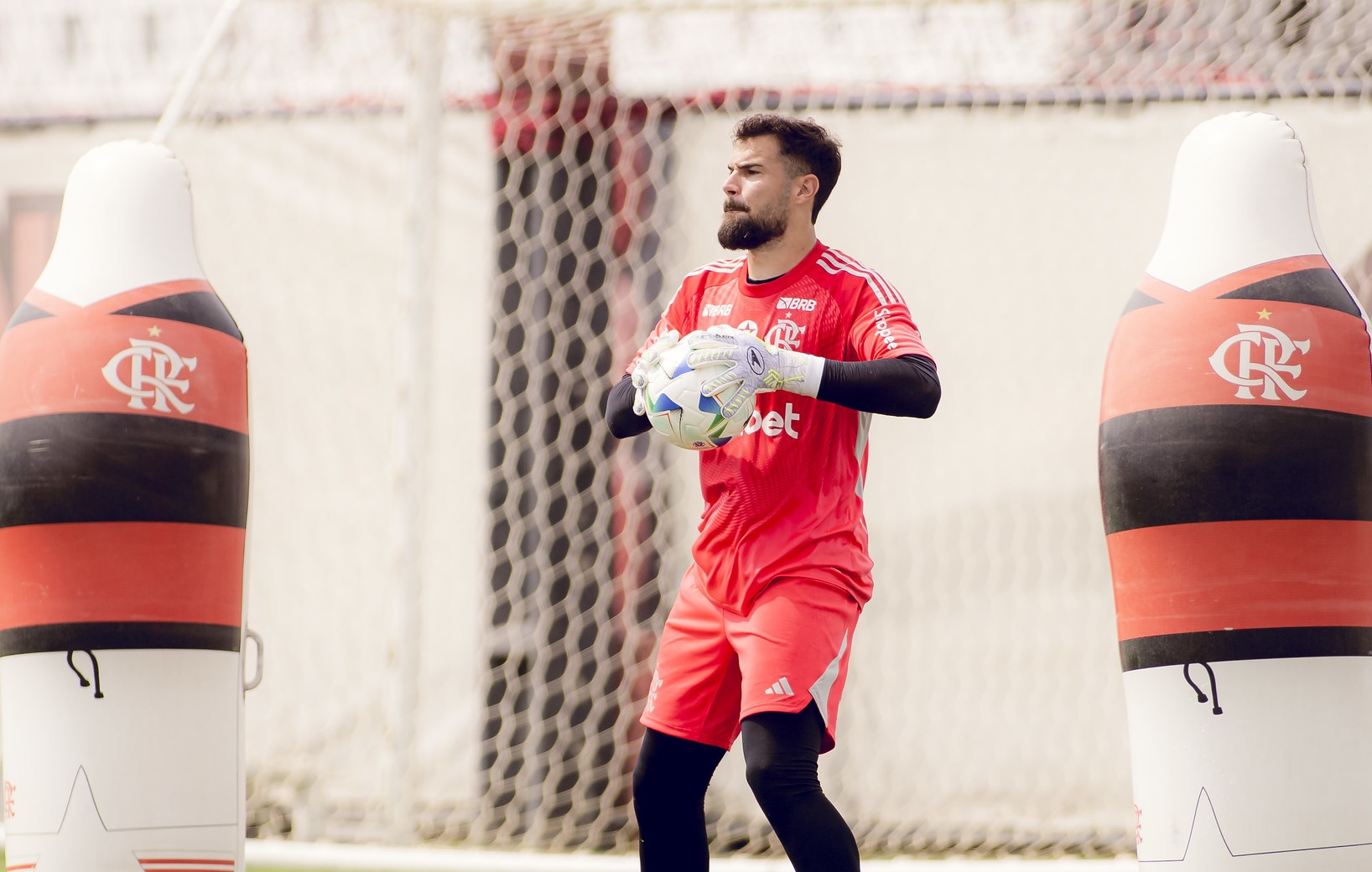 Matheus Cunha vai jogar pelo Flamengo
