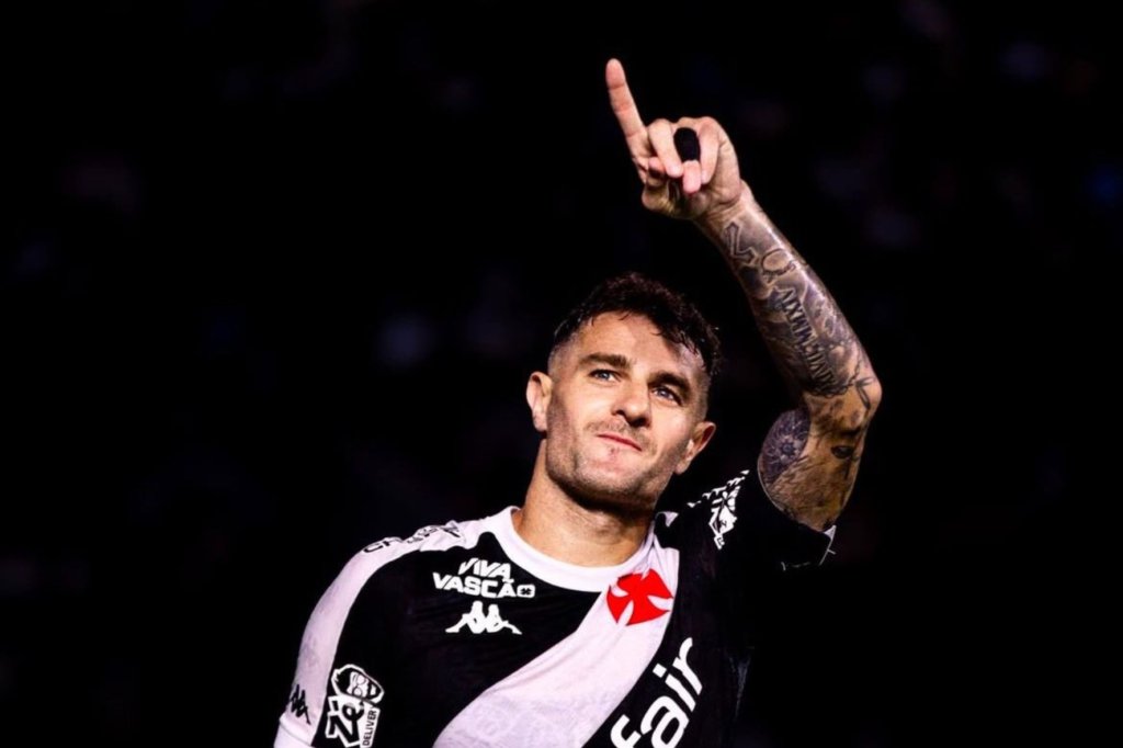 Vegetti chegou a marca de 44 gols com a camisa do Vasco