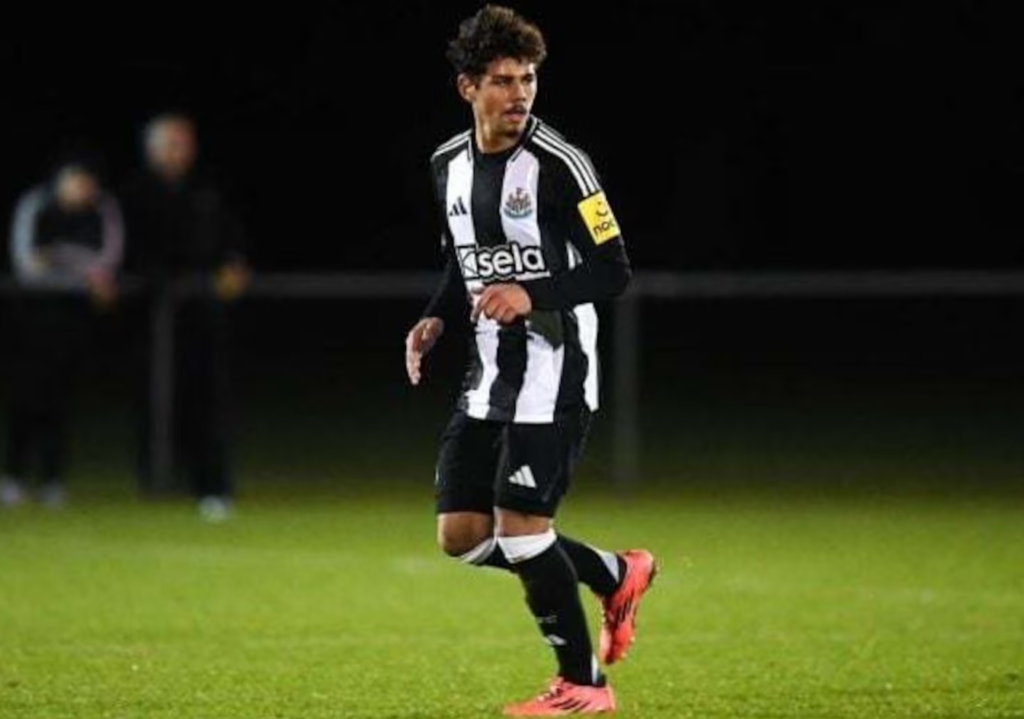 Theo em ação pelo Newcastle