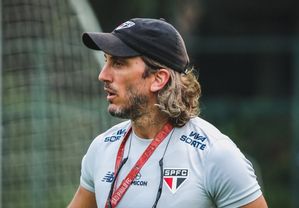 Luis Zubeldía tem problemas para escalar a equipe