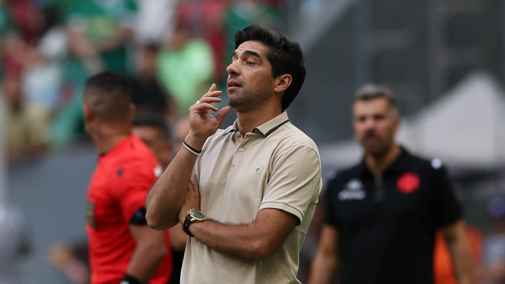 Abel Ferreira comemora vitória sobre o Vasco, em Brasília