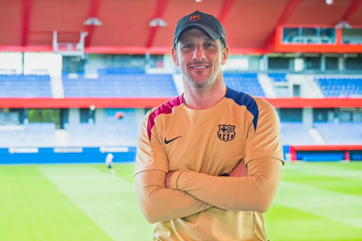 Quem é o brasileiro campeão do mundo que vai treinar o Barça B? Veja os detalhes
