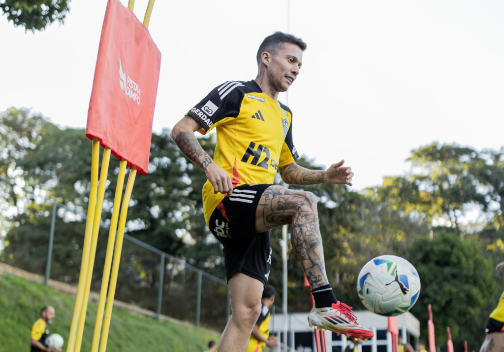 Bernard deve reaparecer no time do Atlético-MG