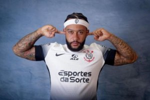 Pênalti perdido por Memphis Depay ainda repercute nos bastidores do Corinthians