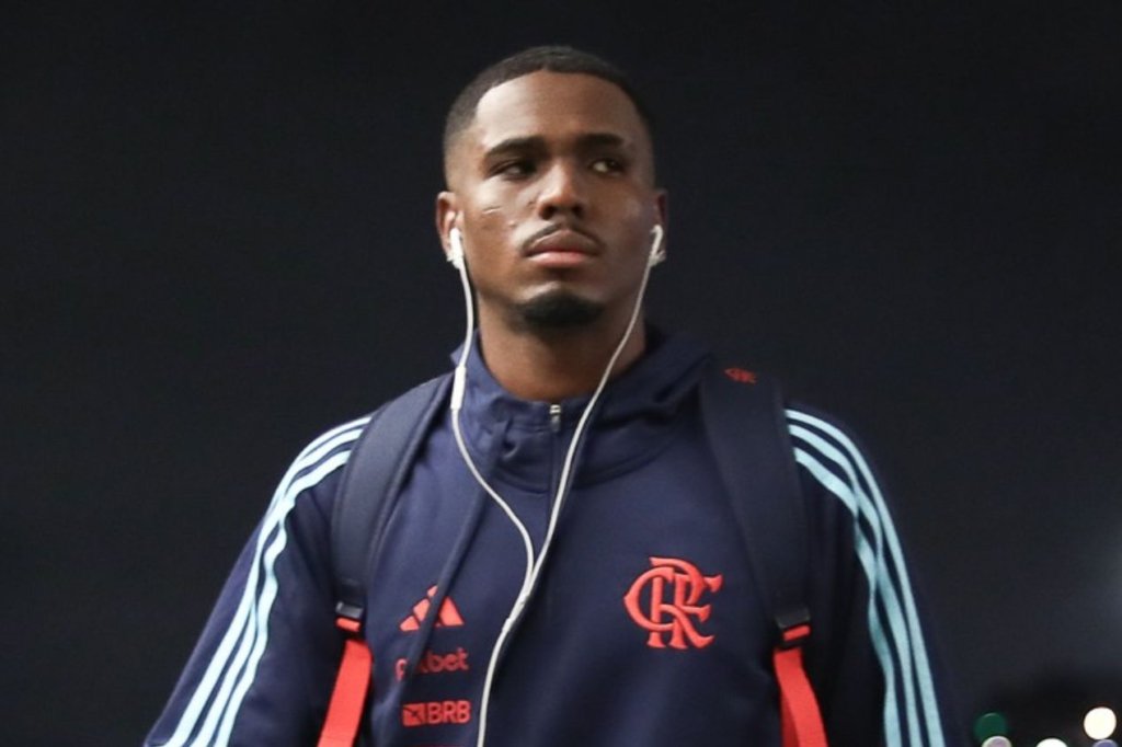 Evertton Araújo, do Flamengo, é monitorado por Eintracht Frankfurt e clubes da Espanha