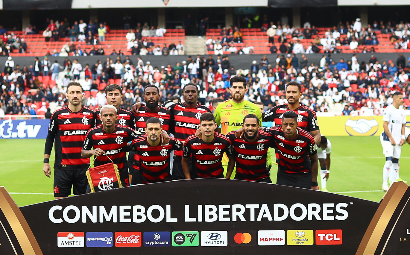 Flamengo vale 10 vezes mais que o elenco da LDU.