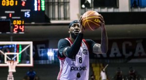 Flamengo vence Franca e fica a uma vitória da final do NBB