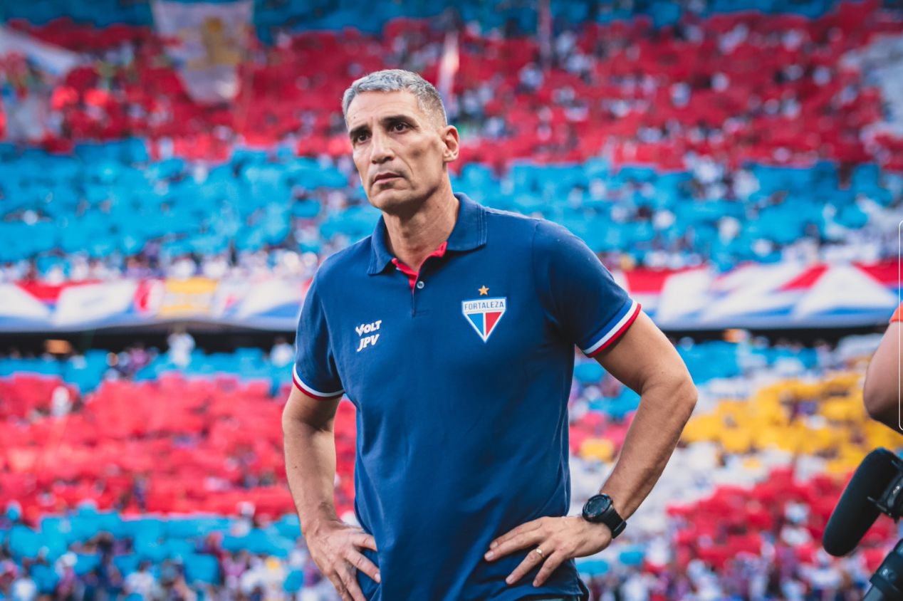 Juan Pablo Vojvoda comemora marca histórica em goleada do Fortaleza