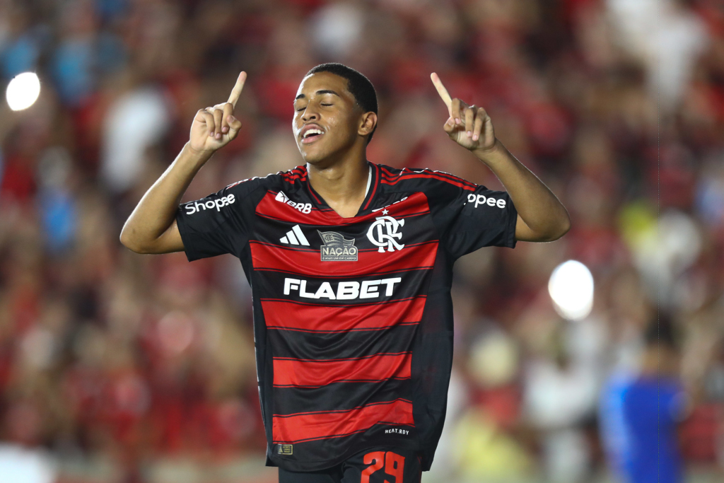 Joshua faz primeiro gol no profissional e garante vitória do Flamengo