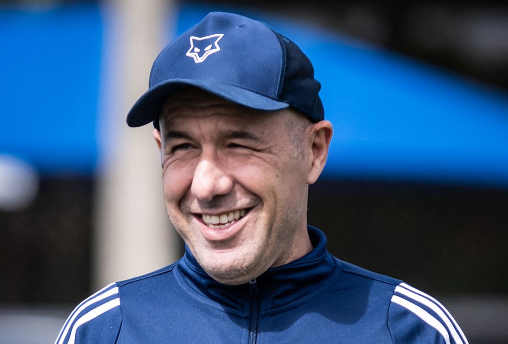 Leonardo Jardim comemora atuação do Cruzeiro diante do Fortaleza, fora de casa.