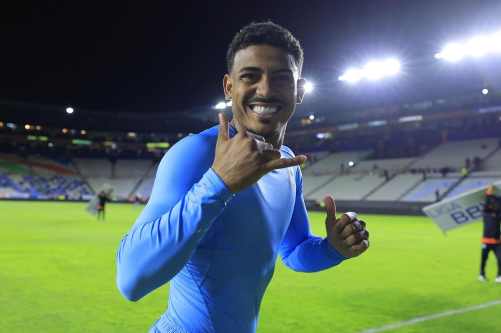 Pachuca cogita antecipar compra de John Kennedy junto ao Fluminense; saiba detalhes