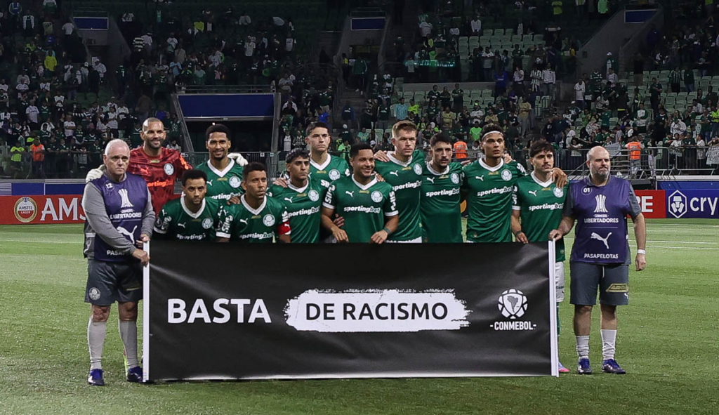 Palmeiras denuncia racismo na Rússia